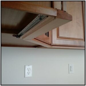 Under Cabinet 3W LED Strip Light w/Under Cabinet Molding